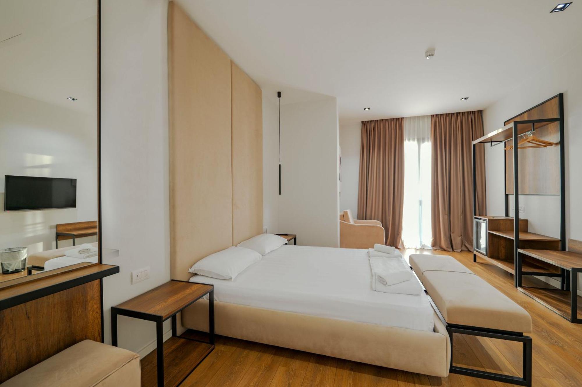 Hotel Central Влёра Экстерьер фото