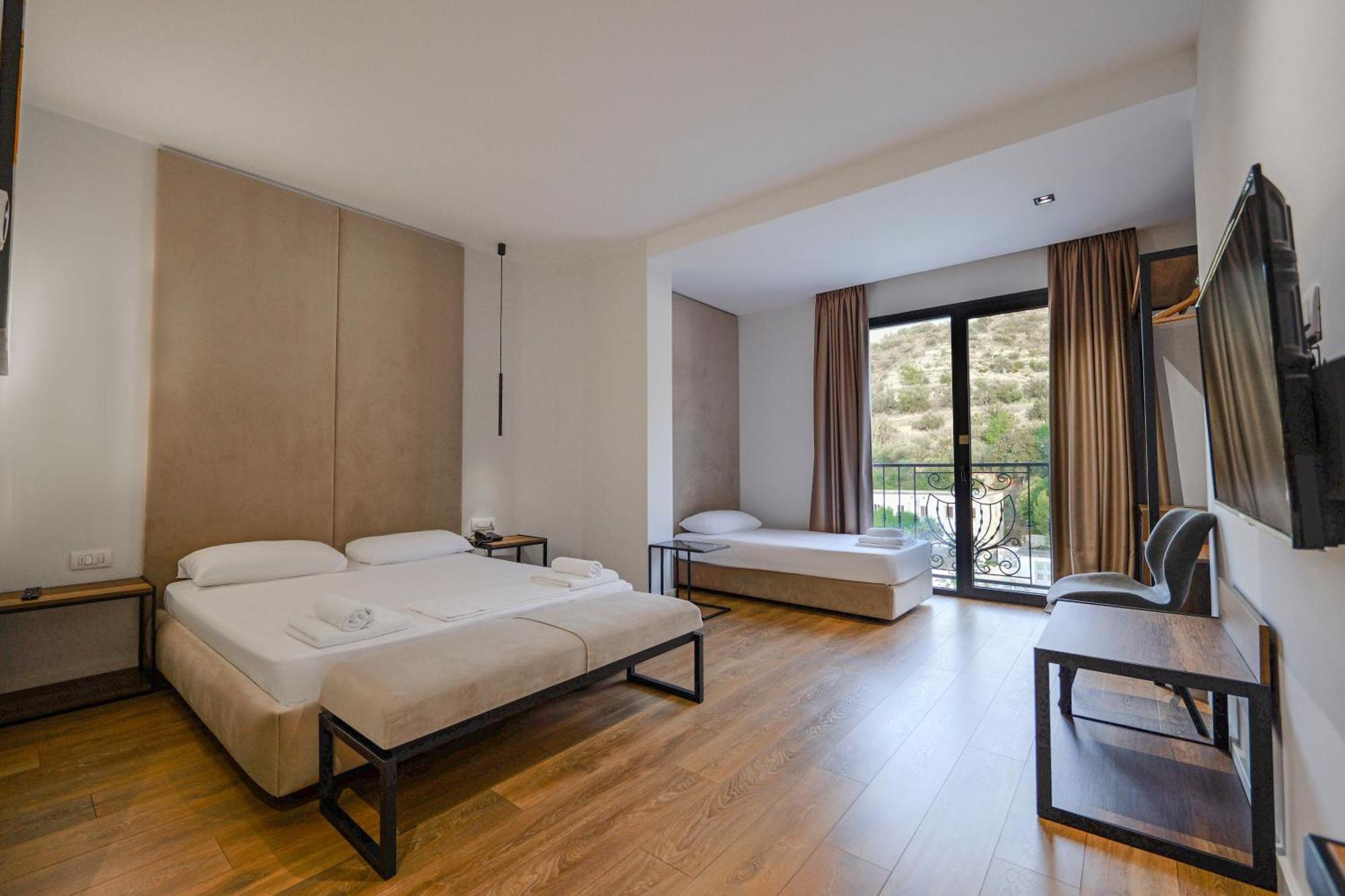 Hotel Central Влёра Экстерьер фото