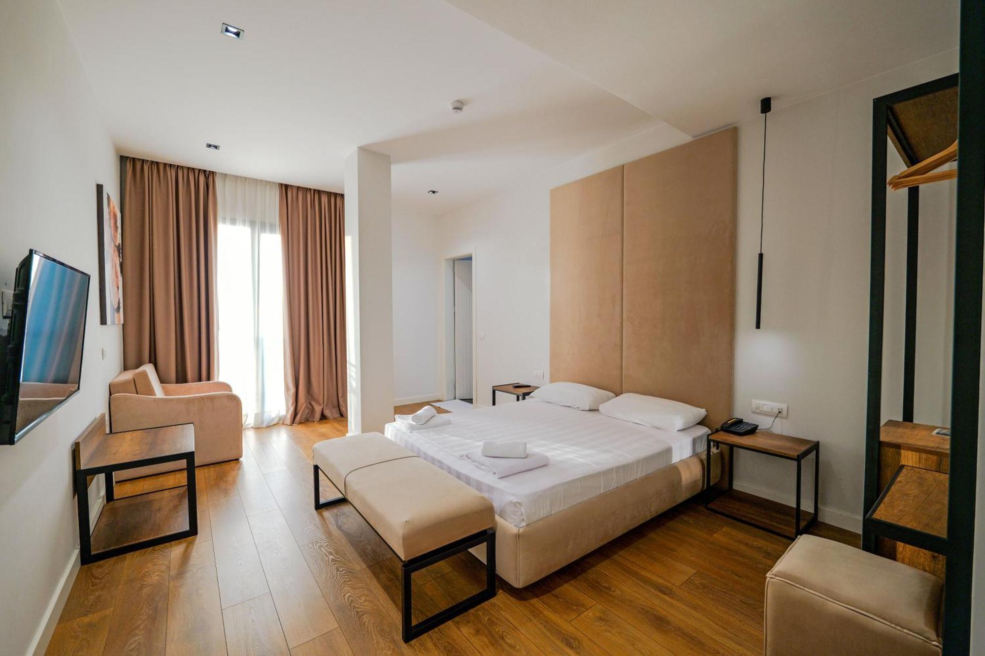 Hotel Central Влёра Экстерьер фото